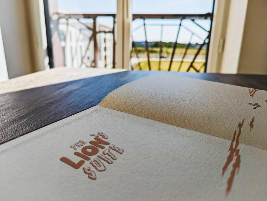 The Lion'S Suite: A Full Flat Near Disneyland. 쉐시 외부 사진